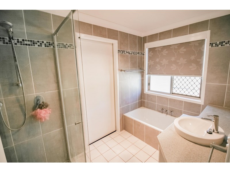 65 Farrell Drive, Walloon QLD 4306