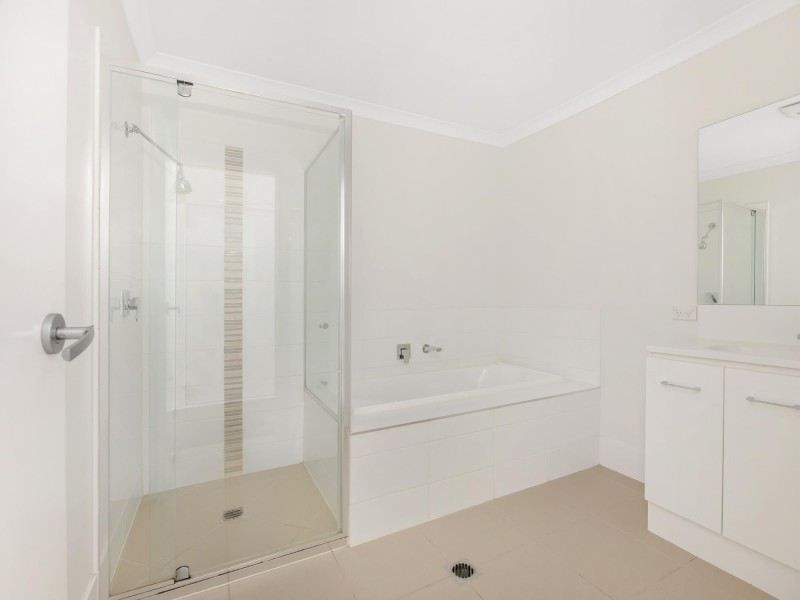 20 Napier Circuit, Silkstone QLD 4304