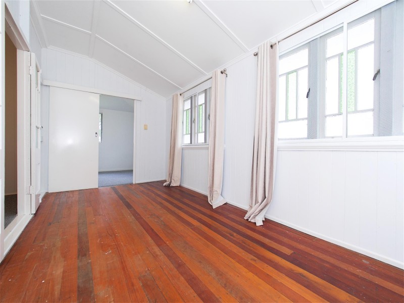 114 Clarendon Station Road, Clarendon QLD 4311