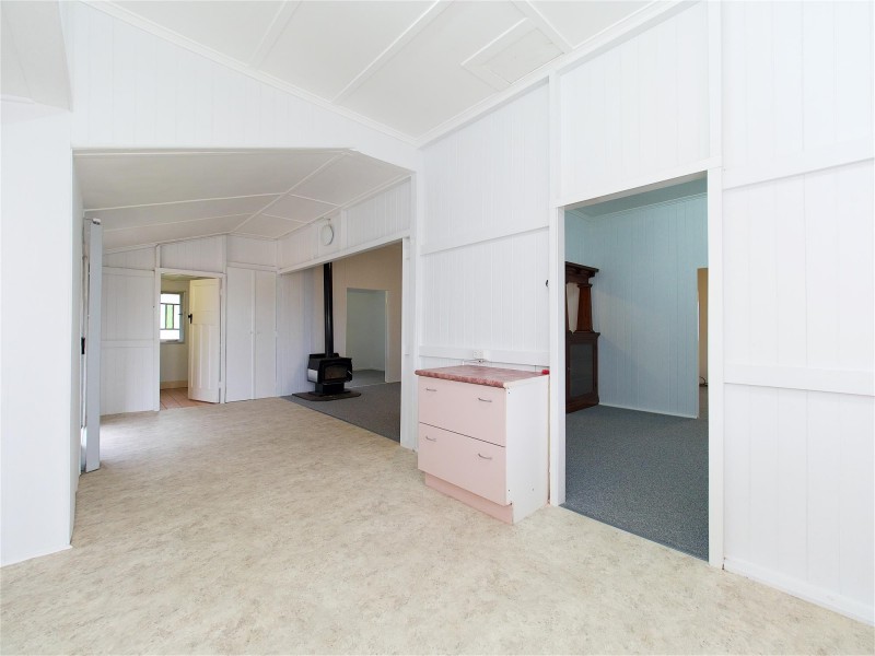 114 Clarendon Station Road, Clarendon QLD 4311