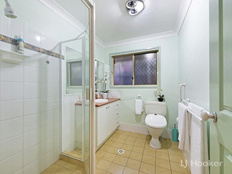 2 Catherine Place, Flinders View QLD 4305