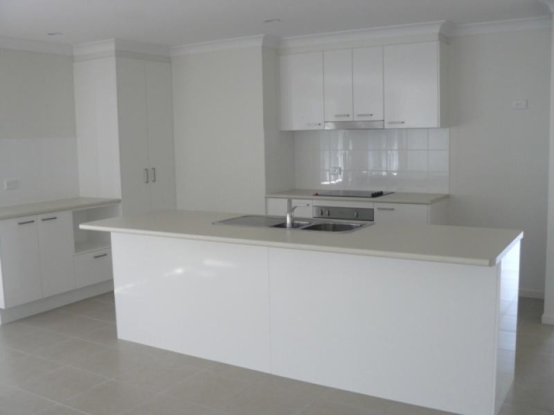 8 Biella Street, Leichhardt QLD 4305