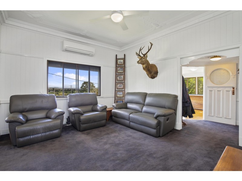 369 Fernvale Road, Fairney View QLD 4306