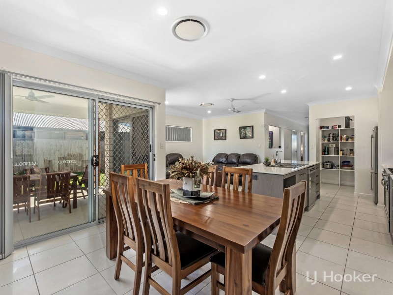 8 Mary Crescent, Rosewood QLD 4340