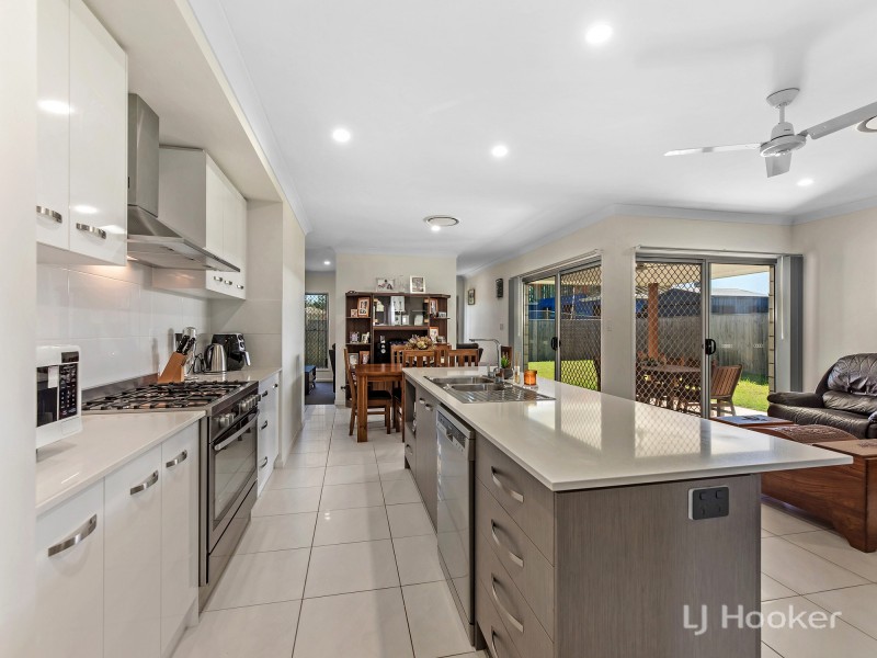 8 Mary Crescent, Rosewood QLD 4340