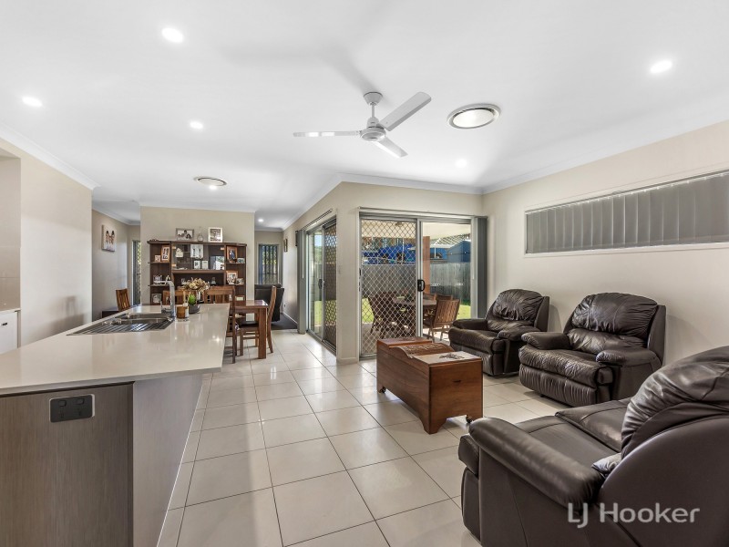 8 Mary Crescent, Rosewood QLD 4340