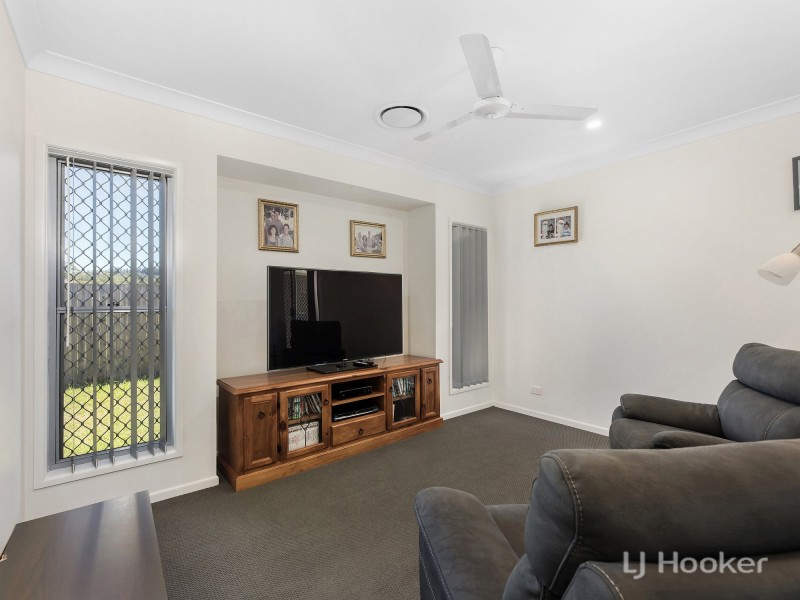 8 Mary Crescent, Rosewood QLD 4340