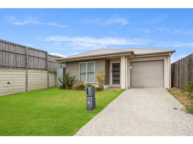 15 Bell Street, Silkstone QLD 4304