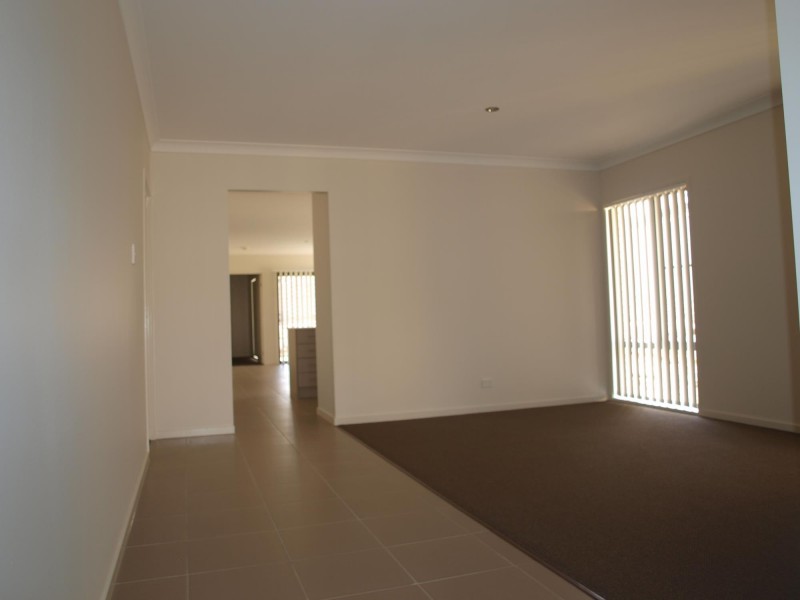 14 Moonie Crescent, Brassall QLD 4305