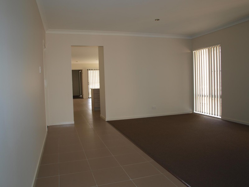 14 Moonie Crescent, Brassall QLD 4305