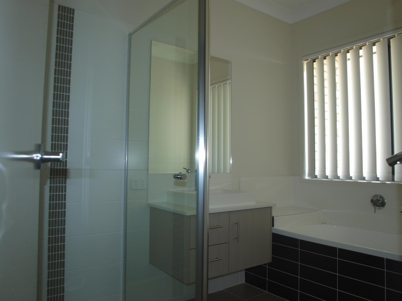 14 Moonie Crescent, Brassall QLD 4305