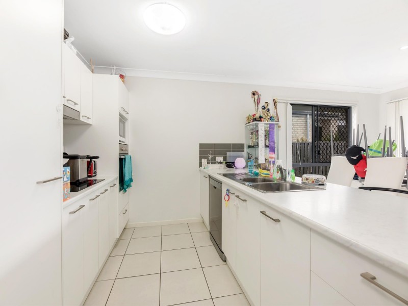 10 Pendragon Street, Raceview QLD 4305