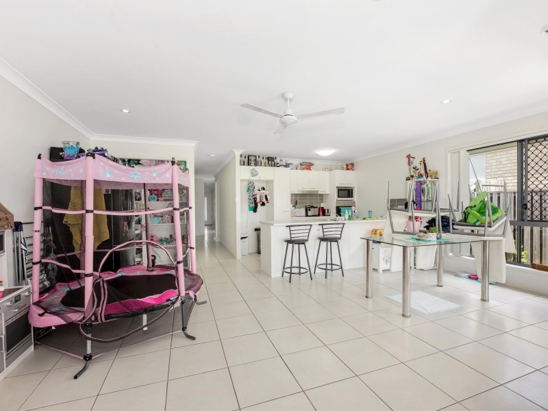 10 Pendragon Street, Raceview QLD 4305