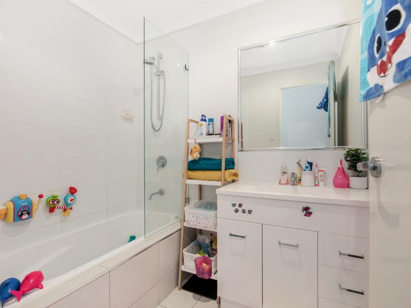 10 Pendragon Street, Raceview QLD 4305