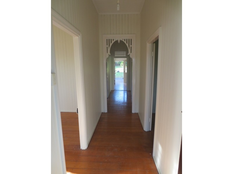 31 Moffatt Street, Ipswich QLD 4305