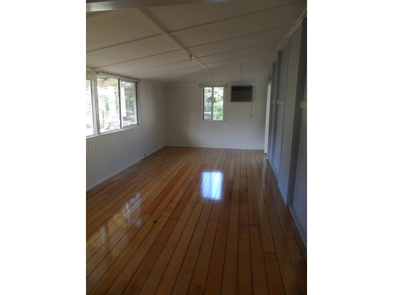 31 Moffatt Street, Ipswich QLD 4305