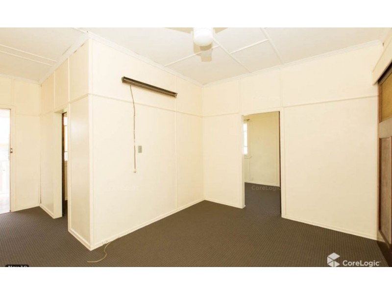 35 Blackstone Road, Eastern Heights QLD 4305