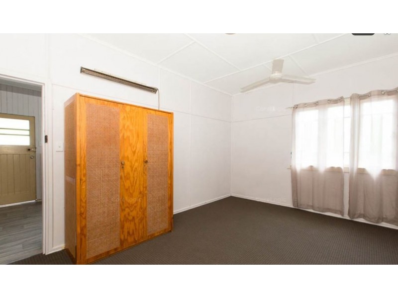 35 Blackstone Road, Eastern Heights QLD 4305