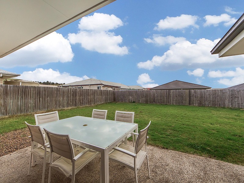 24 Peregrine Dr, Lowood QLD 4311