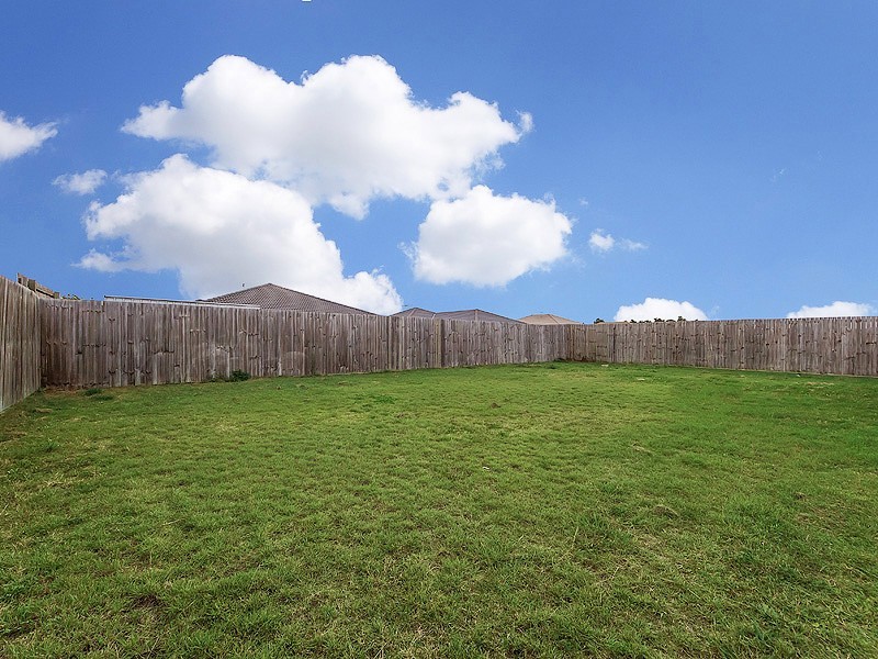 24 Peregrine Dr, Lowood QLD 4311