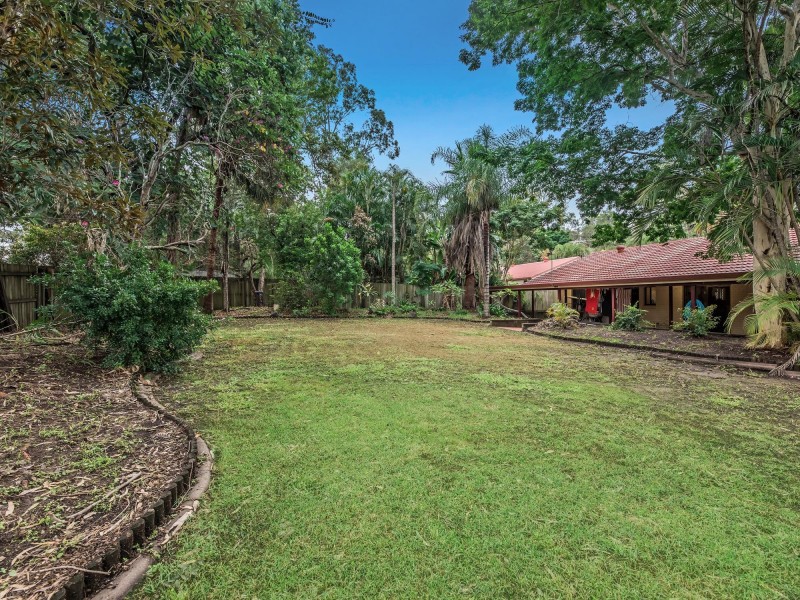 8 Bushlark Court, Bellbowrie QLD 4070