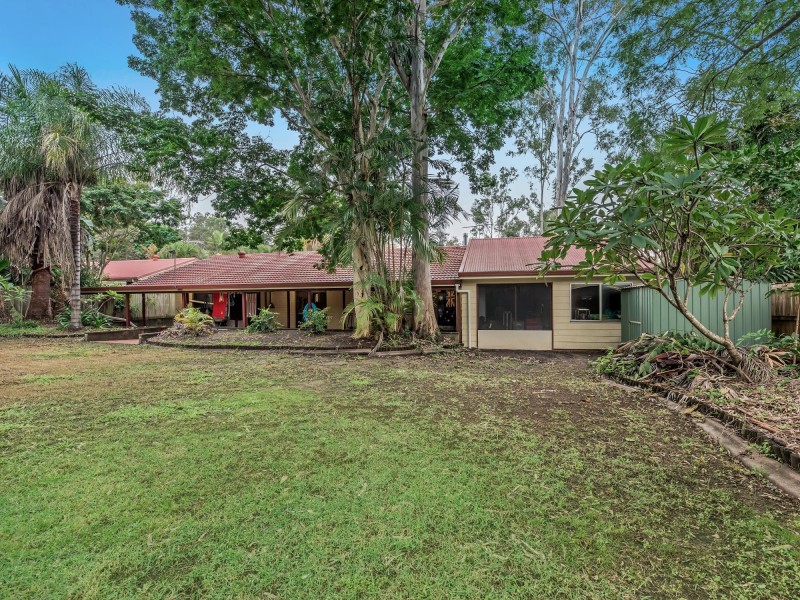 8 Bushlark Court, Bellbowrie QLD 4070