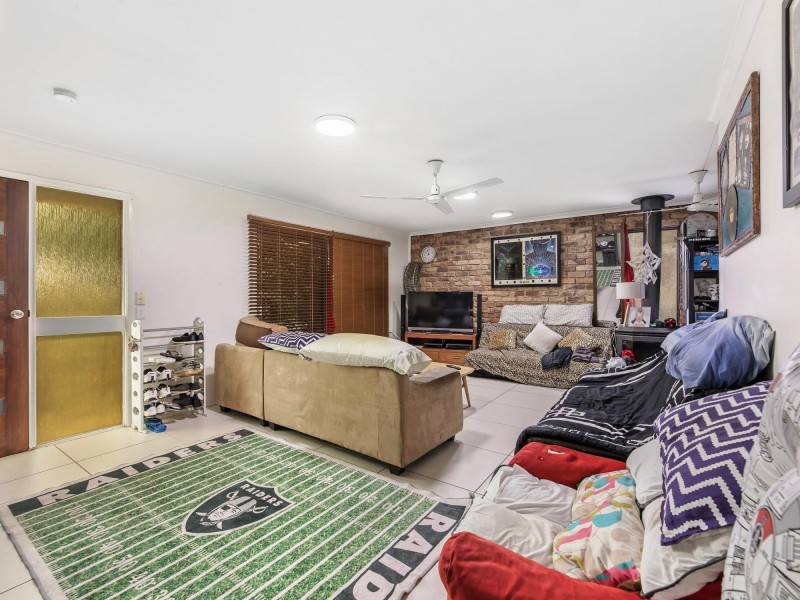 8 Bushlark Court, Bellbowrie QLD 4070