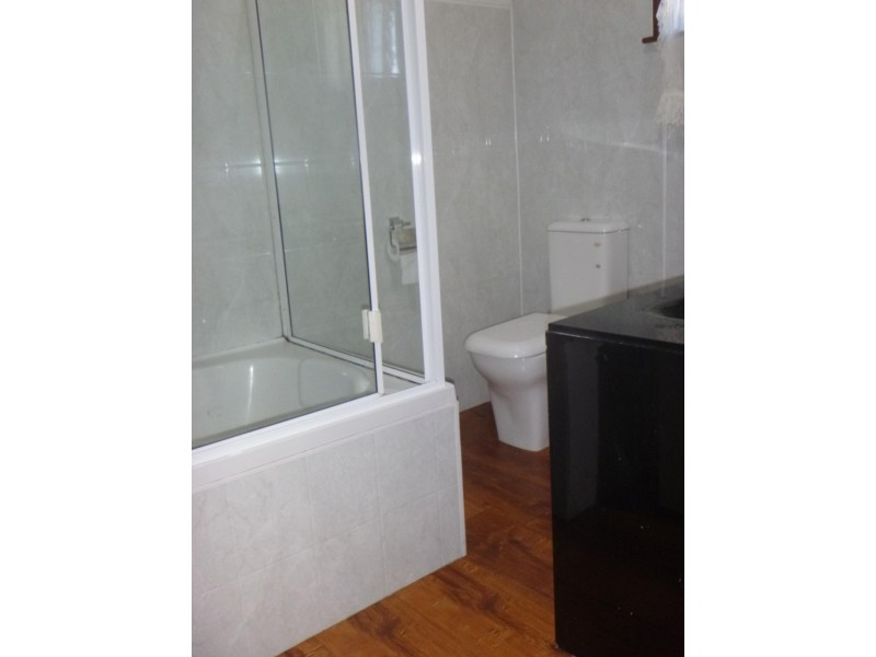 32 Bird Street, Bundamba QLD 4304