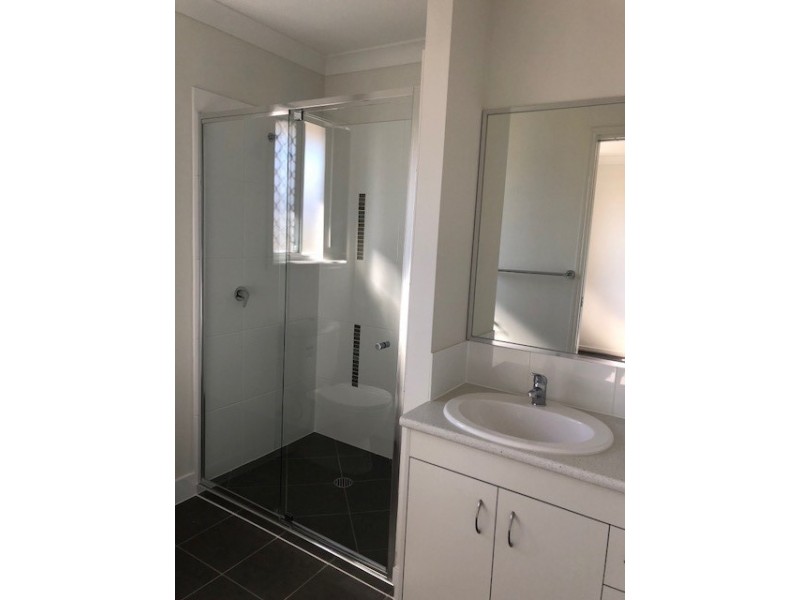 1/59 Ludwig Street, Leichhardt QLD 4305