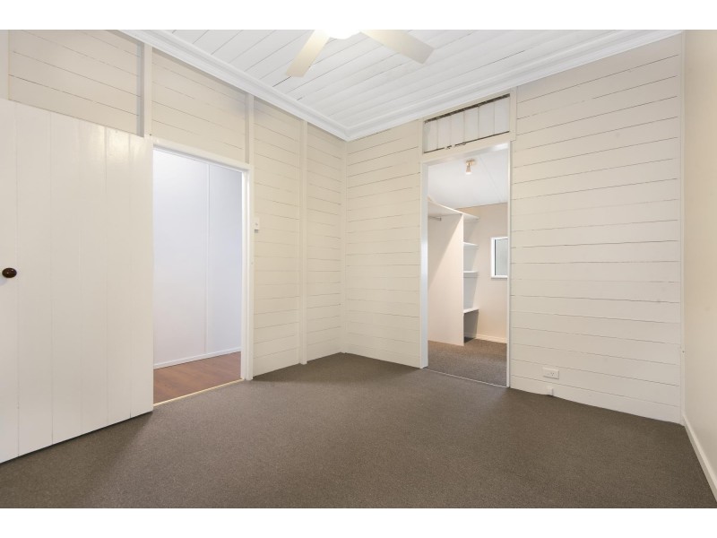 4 Flint Street, North Ipswich QLD 4305