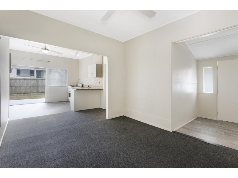 4 Flint Street, North Ipswich QLD 4305