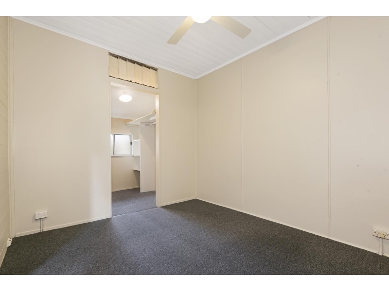 4 Flint Street, North Ipswich QLD 4305