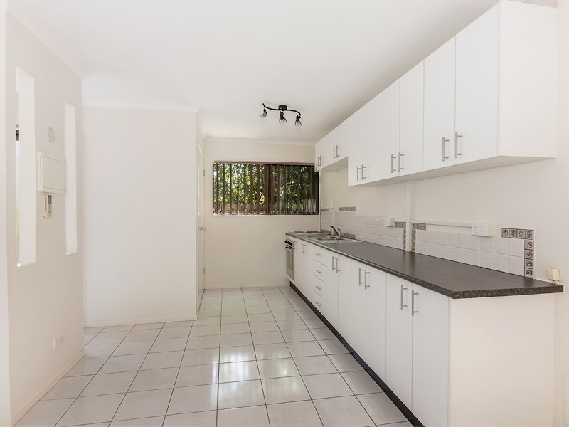 8/60 Railway Street, Booval QLD 4304