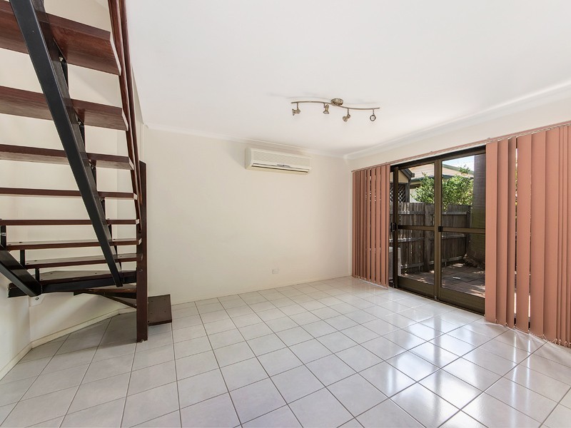 8/60 Railway Street, Booval QLD 4304