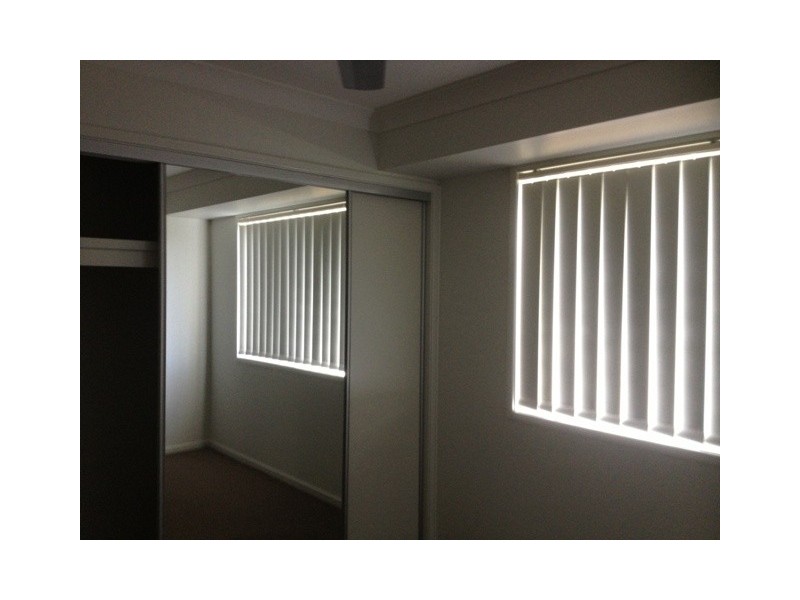 12 Pendragon Street, Raceview QLD 4305