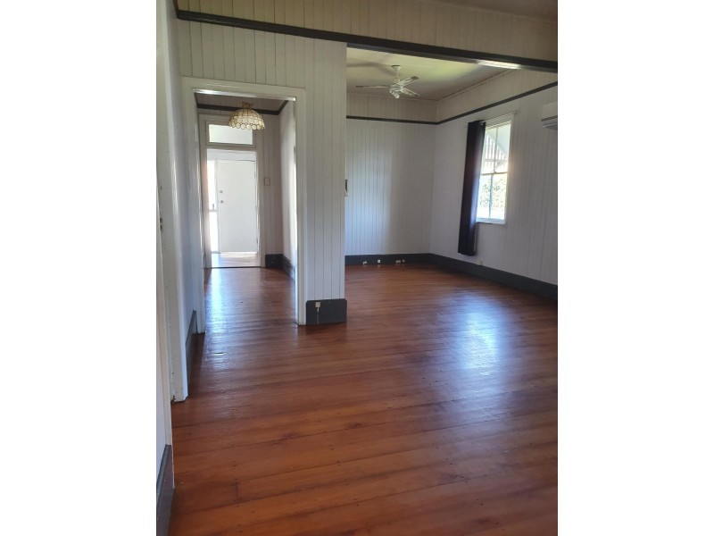 16 Clifton Street, Booval QLD 4304