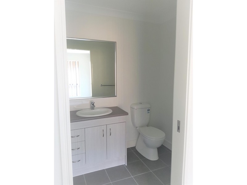 2 Sapphire Street, Brassall QLD 4305