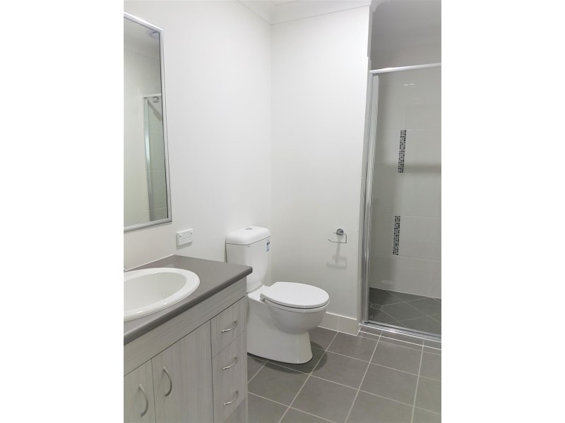 2 Sapphire Street, Brassall QLD 4305