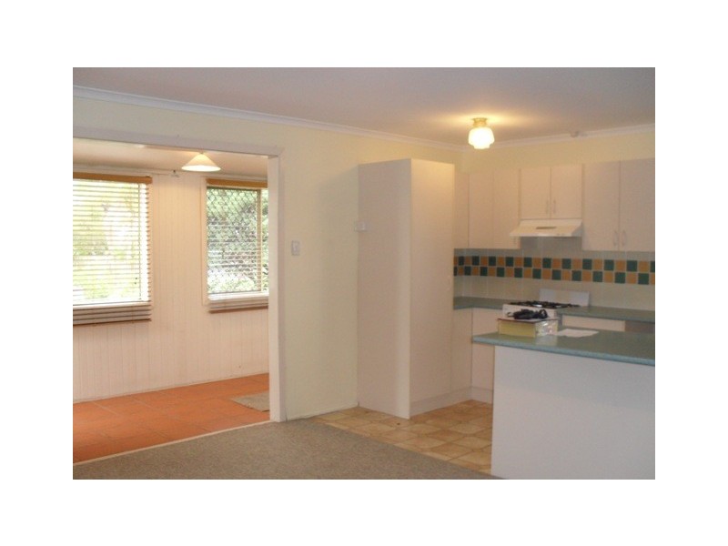 17 Wellington Street, Brassall QLD 4305