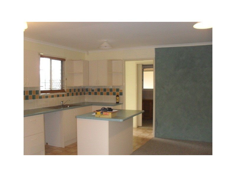 17 Wellington Street, Brassall QLD 4305