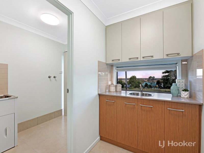 12 Vista Crescent, Rosewood QLD 4340