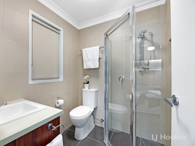 12 Vista Crescent, Rosewood QLD 4340