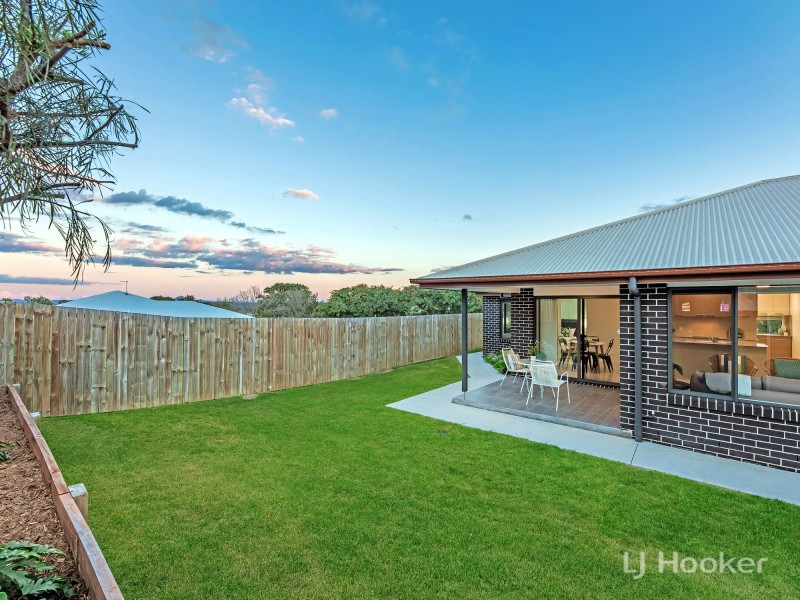 12 Vista Crescent, Rosewood QLD 4340