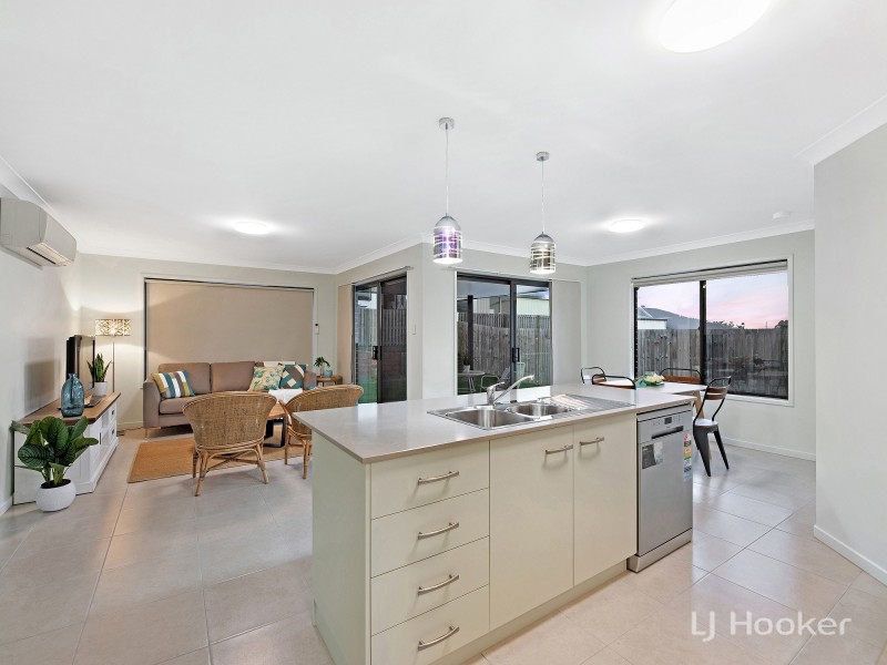 12 Vista Crescent, Rosewood QLD 4340