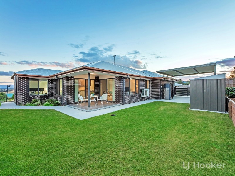 12 Vista Crescent, Rosewood QLD 4340