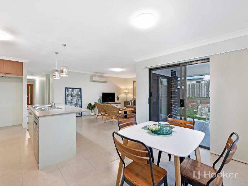 12 Vista Crescent, Rosewood QLD 4340