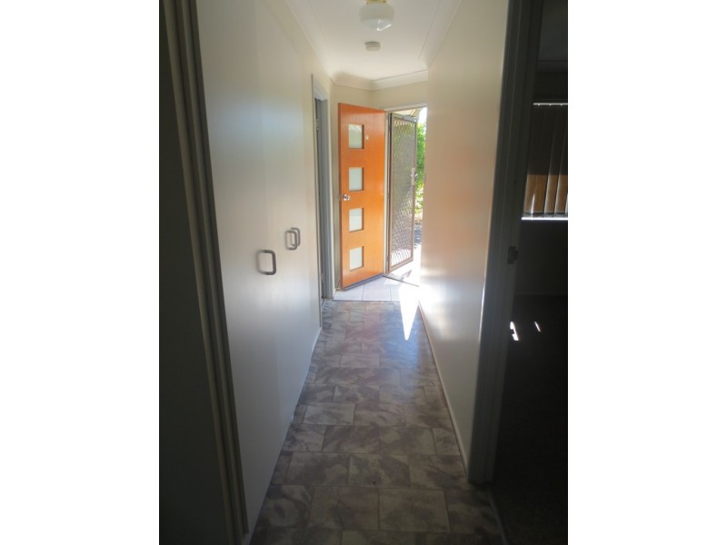 2/4 Pitcairn Street, Raceview QLD 4305