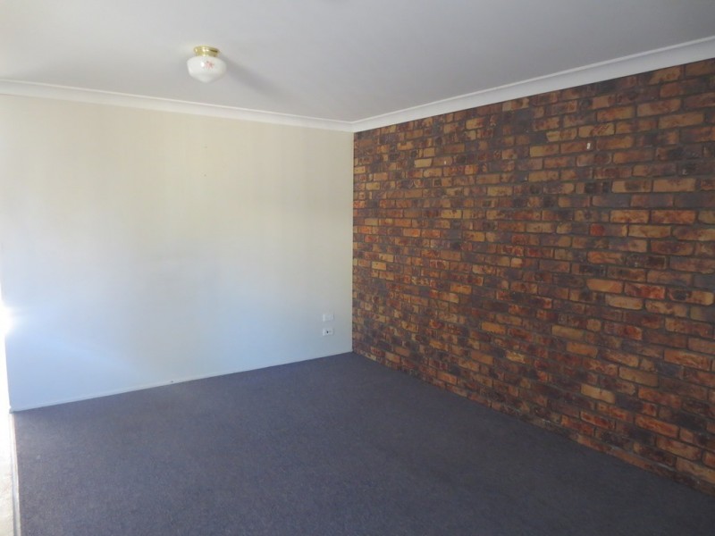 2/4 Pitcairn Street, Raceview QLD 4305