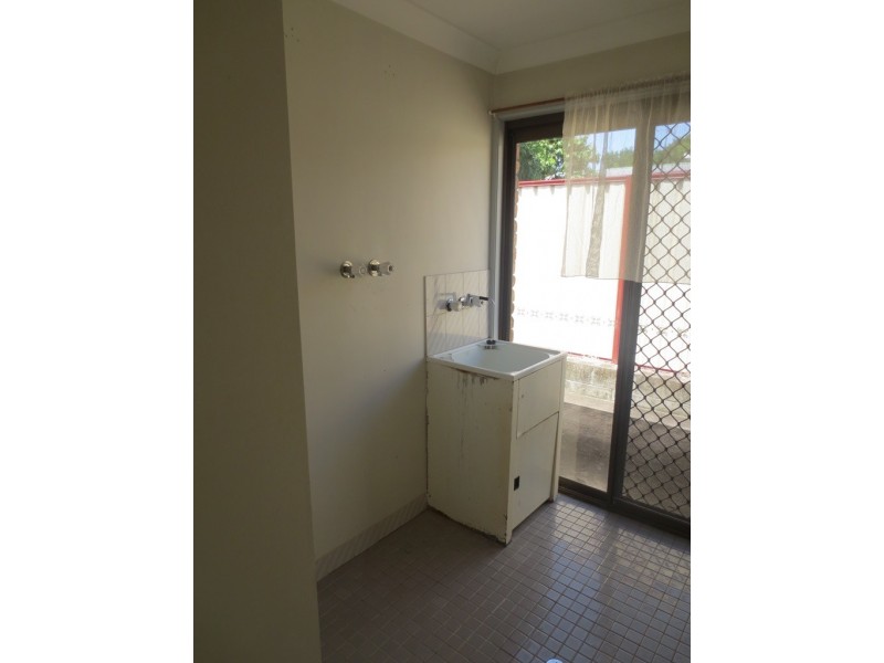 2/4 Pitcairn Street, Raceview QLD 4305
