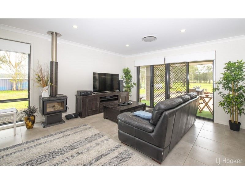 99 School Road, Grandchester QLD 4340